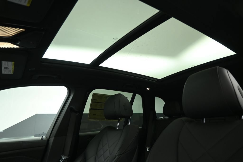 Used 2024 BMW X5 sDrive40i w/ Premium Package RWD image 17
