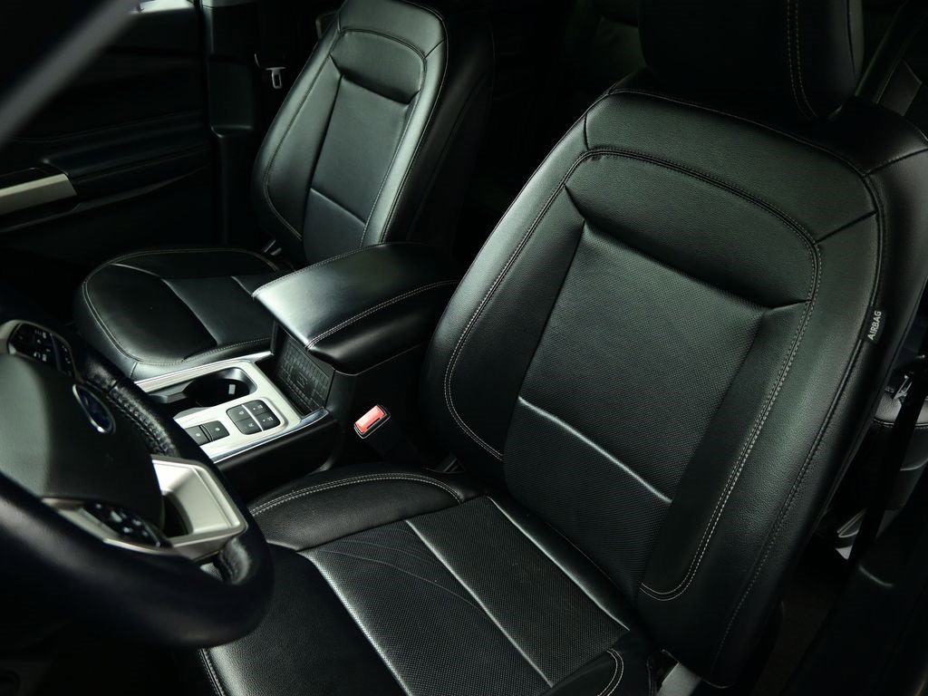 Used 2022 Ford Explorer Limited w/ Equipment Group 301A image 21