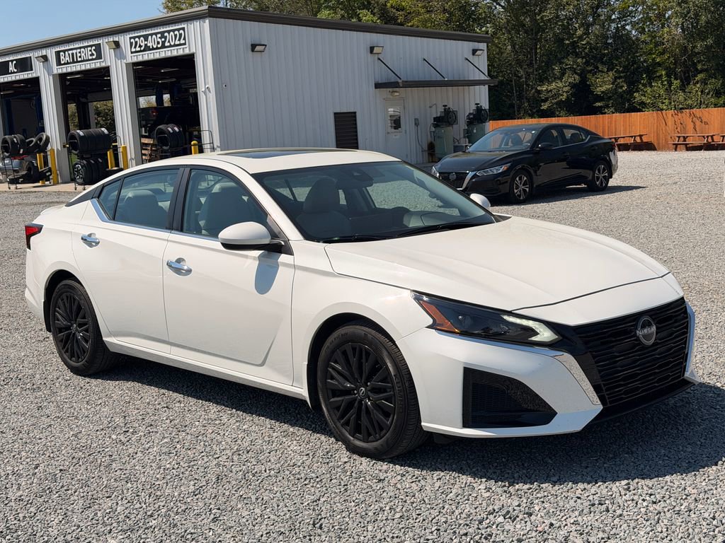 Used 2025 Nissan Altima 2.5 SV w/ SV Special Edition Package image 1