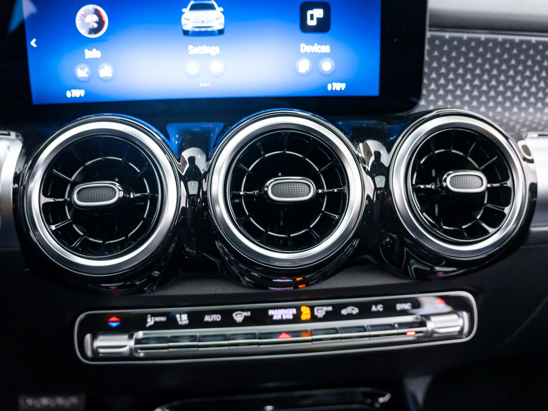New 2026 Mercedes-Benz GLB 250 4MATIC image 24