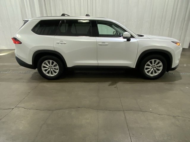Certified 2024 Toyota Grand Highlander XLE image 3