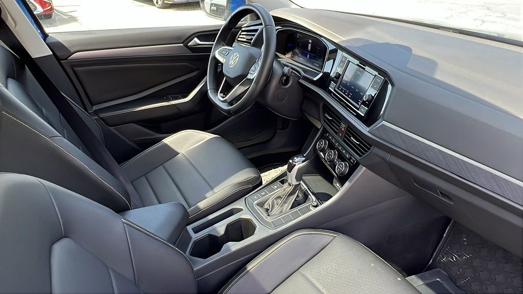 Certified 2023 Volkswagen Jetta SE image 10