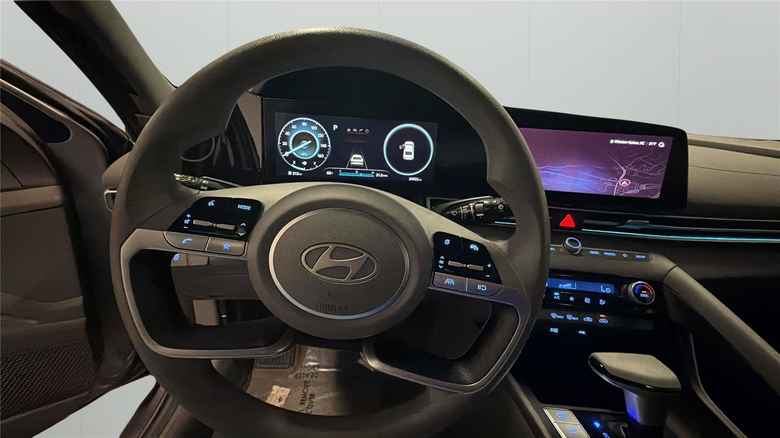 Certified 2024 Hyundai Elantra SEL FWD image 22