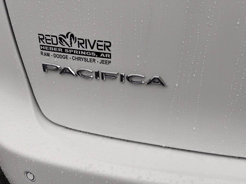 New 2026 Chrysler Pacifica Select image 10
