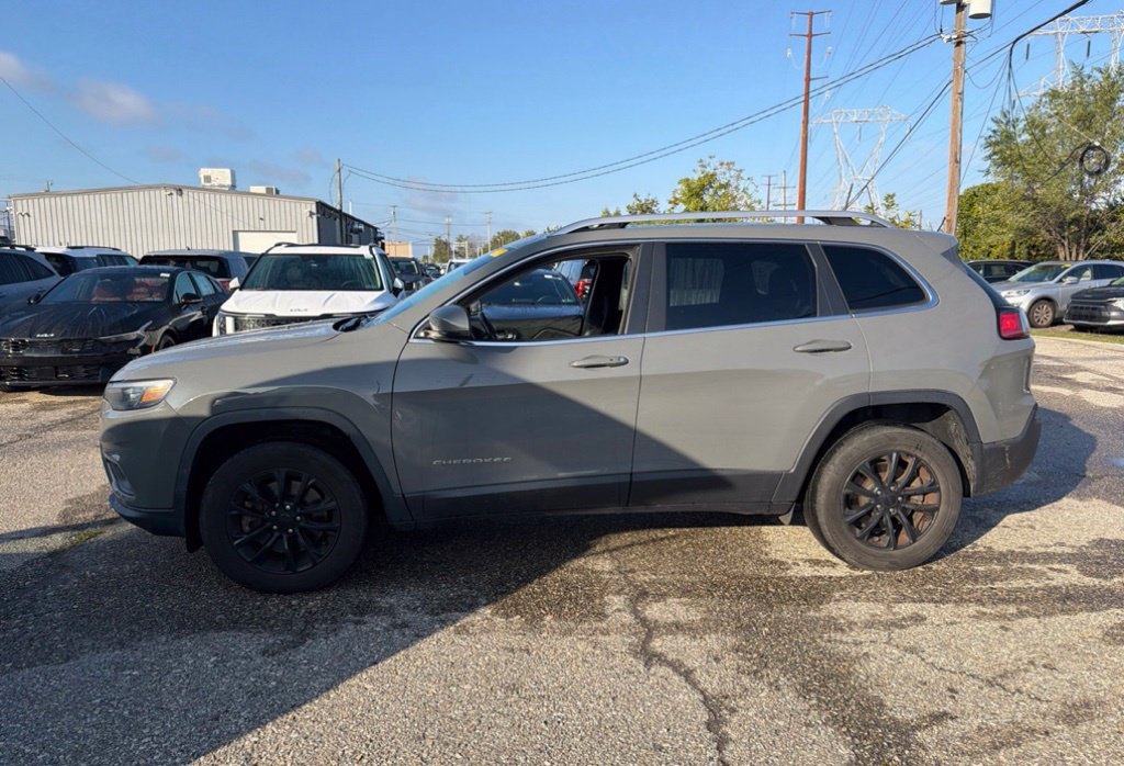 Used 2021 Jeep Cherokee Latitude Lux w/ Sun & Sound Group AWD/4WD image 12