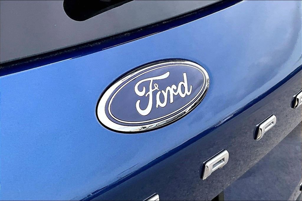 Certified 2023 Ford Escape Platinum w/ Premium Technology Package image 31