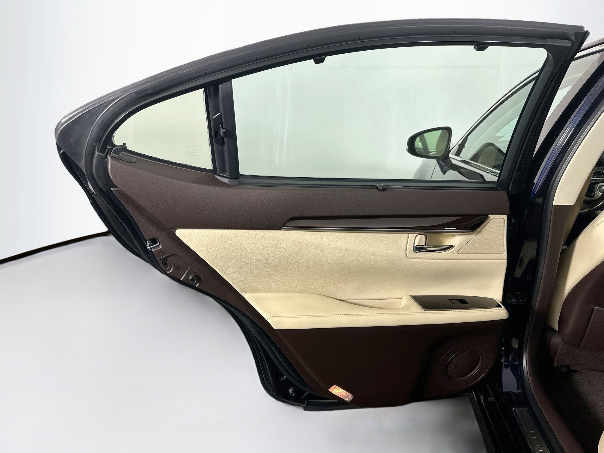 Used 2016 Lexus ES 350 w/ Ultra Luxury Package FWD image 28