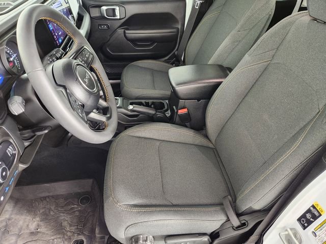 Used 2024 Jeep Wrangler Unlimited image 12
