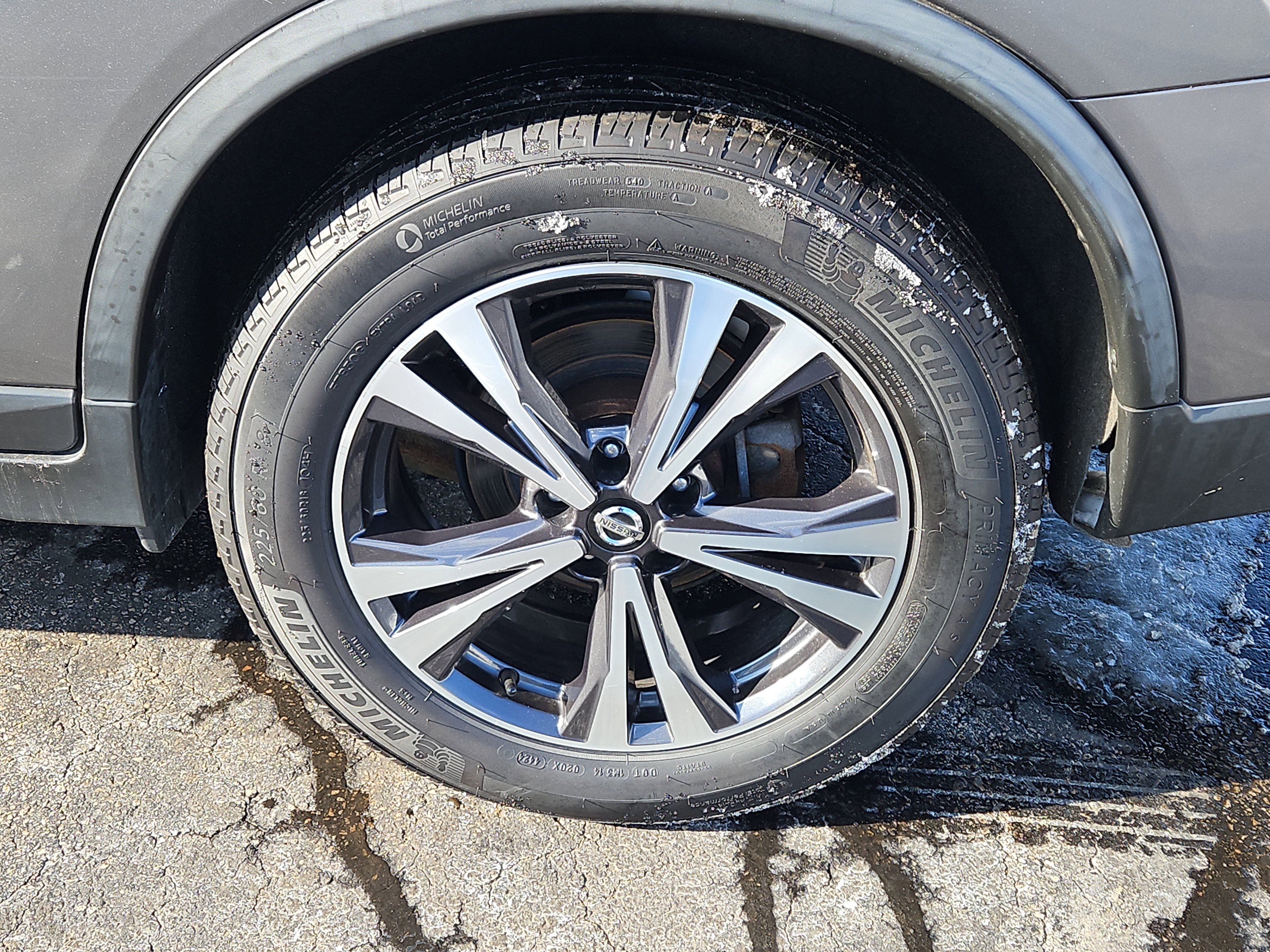 Used 2018 Nissan Rogue SL image 3