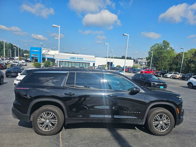 Used 2025 Chevrolet Traverse LT FWD image 9