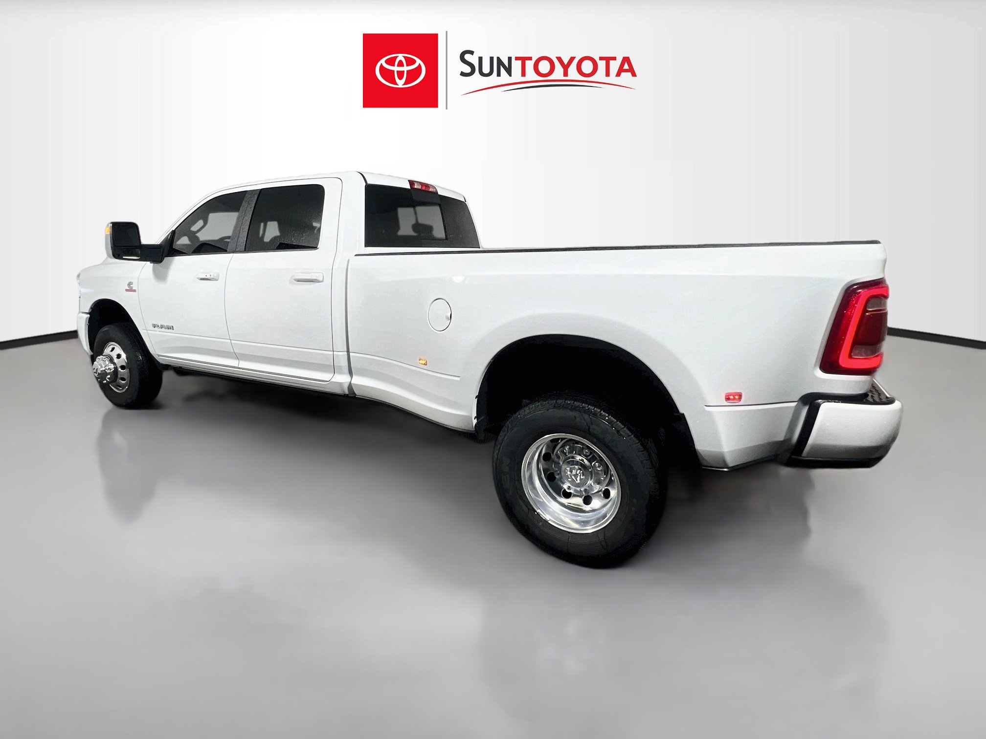 Used 2023 RAM 3500 Laramie AWD/4WD image 6