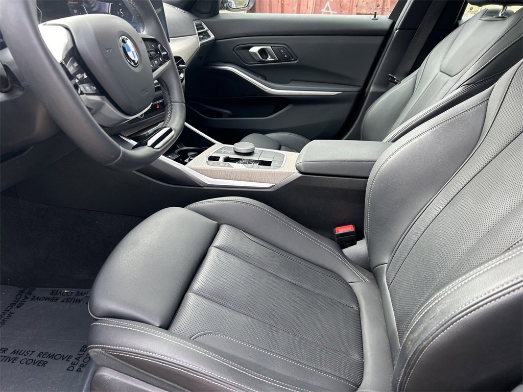 Used 2025 BMW 330i Sedan image 11