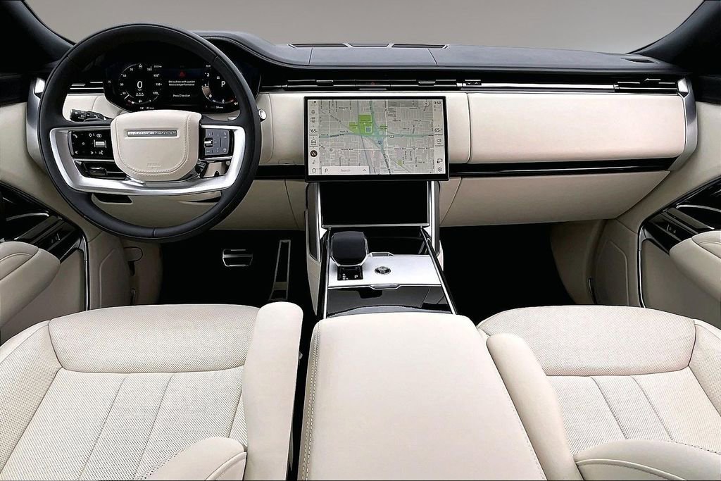 New 2025 Land Rover Range Rover SE AWD/4WD image 5