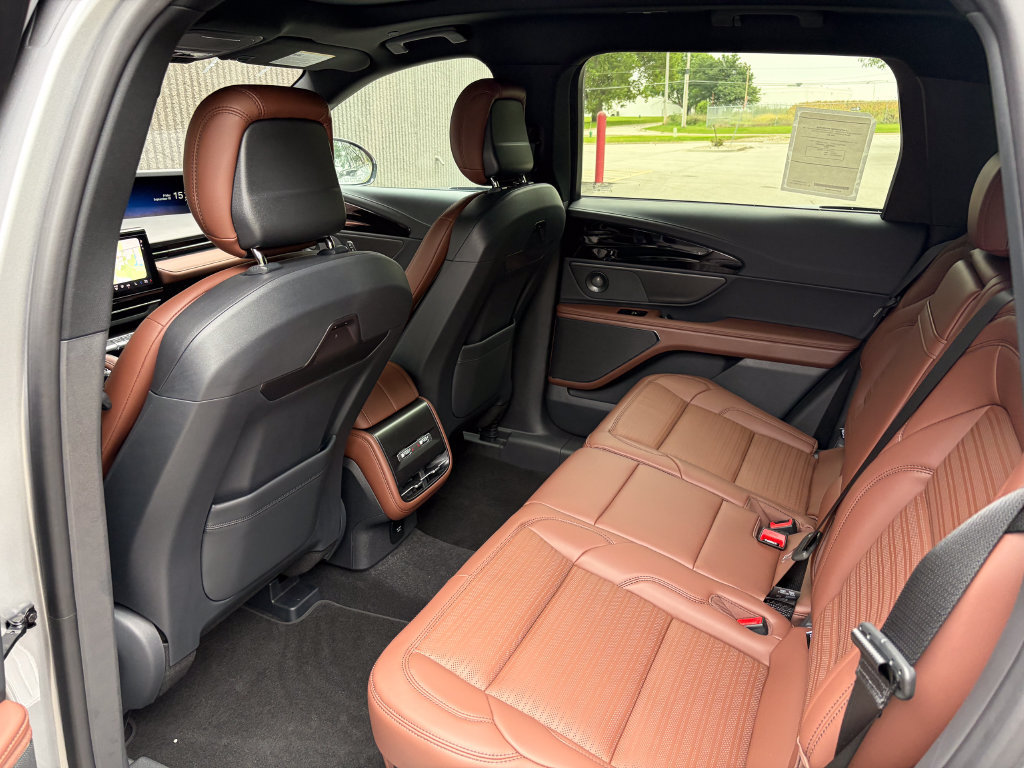 New 2026 Lincoln Nautilus Reserve w/ Jet Appearance Package AWD/4WD image 16