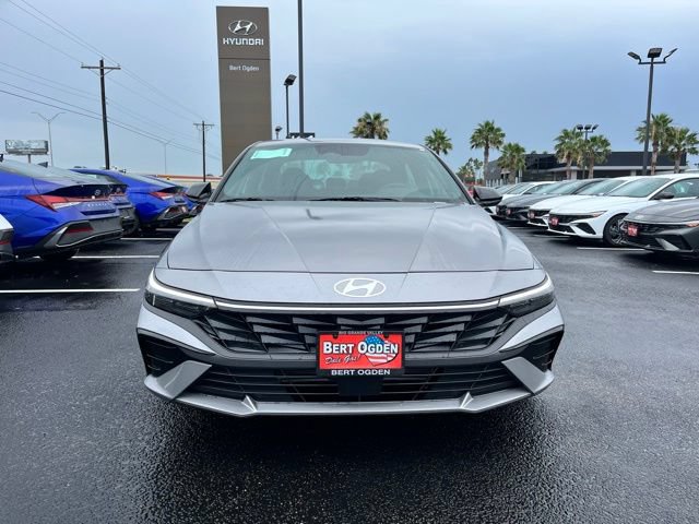 New 2026 Hyundai Elantra SEL Sport Premium FWD image 2
