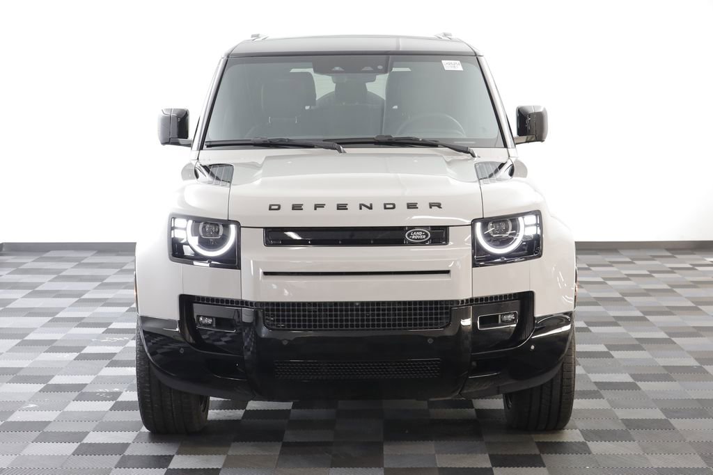 New 2026 Land Rover Defender 130 X-Dynamic SE image 25