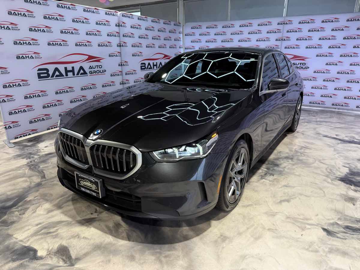 Used 2026 BMW 530i xDrive AWD/4WD image 2