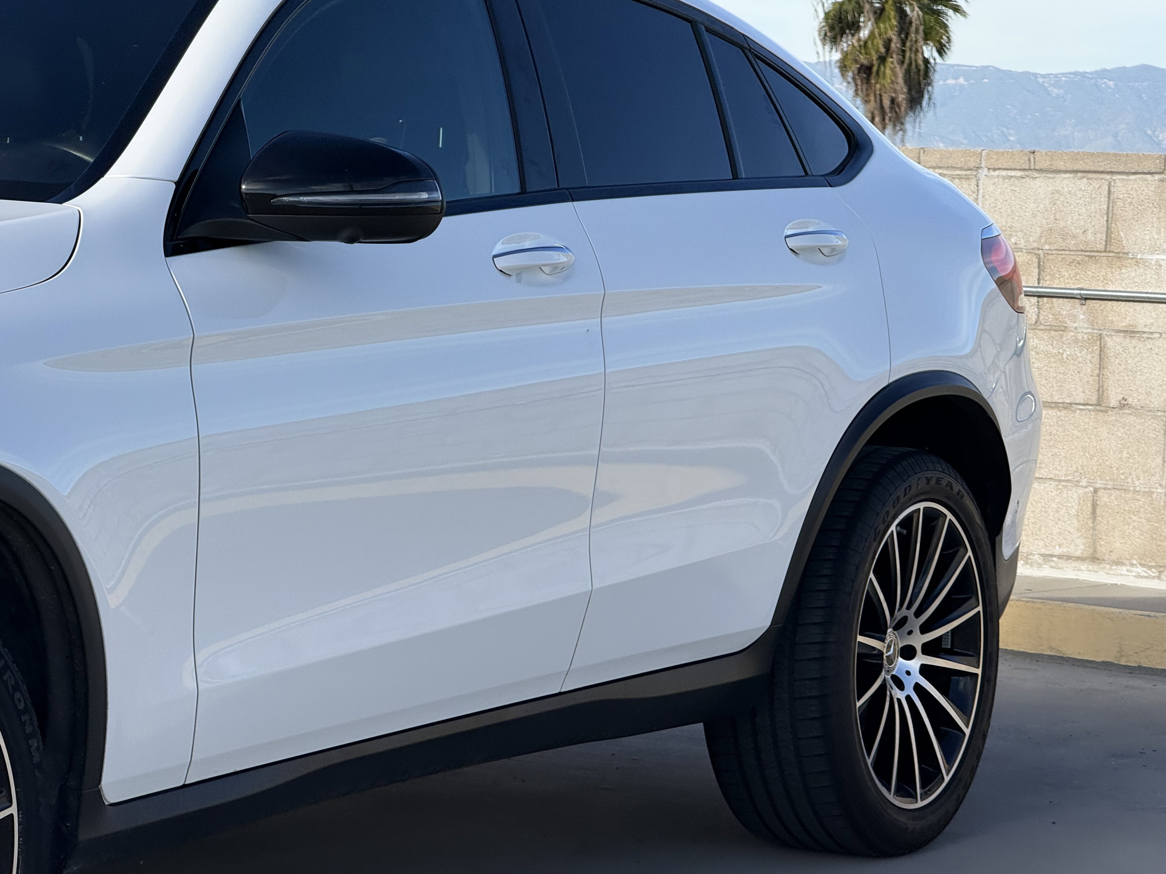 Used 2022 Mercedes-Benz GLC 300 4MATIC Coupe image 8