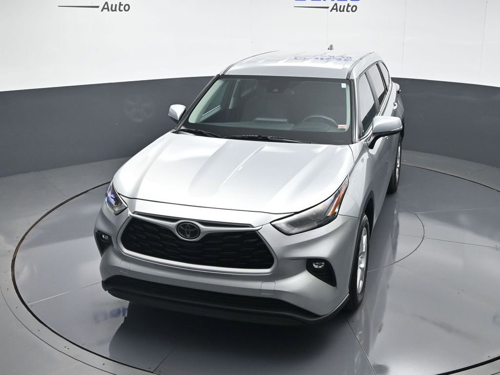 Used 2024 Toyota Highlander LE image 48