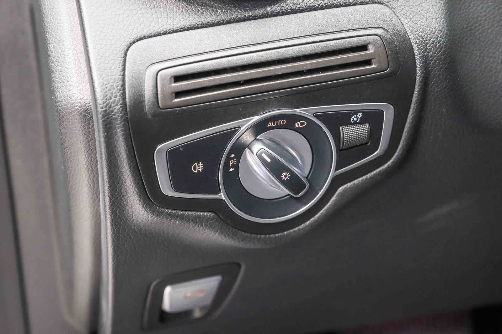 Certified 2021 Mercedes-Benz GLC 300 image 31