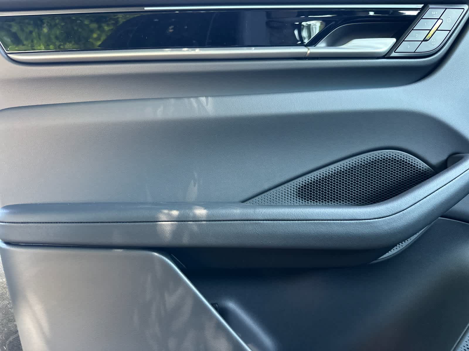 New 2026 Porsche Macan 4 Electric AWD/4WD image 12