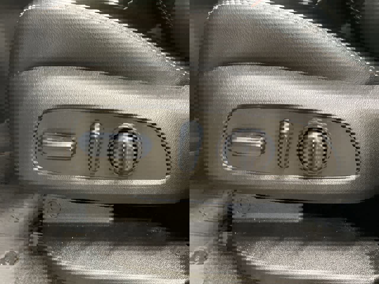 Used 2023 GMC Terrain SLT image 15