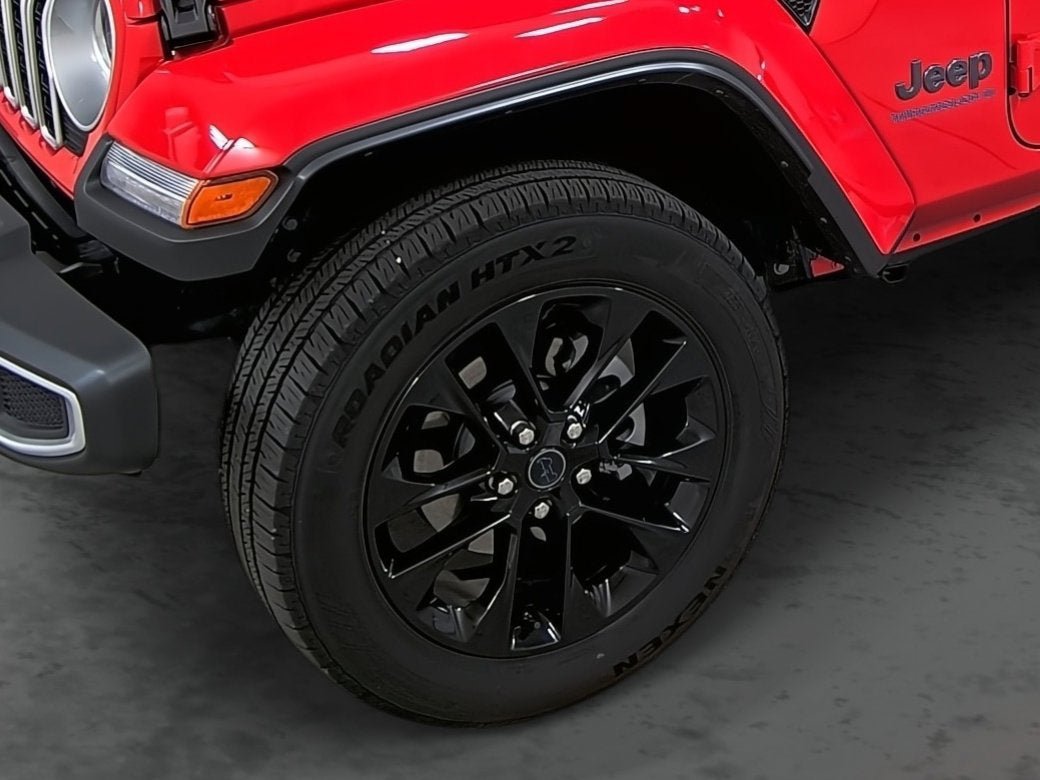 Used 2025 Jeep Wrangler Unlimited Sahara w/ Safety Group AWD/4WD image 7