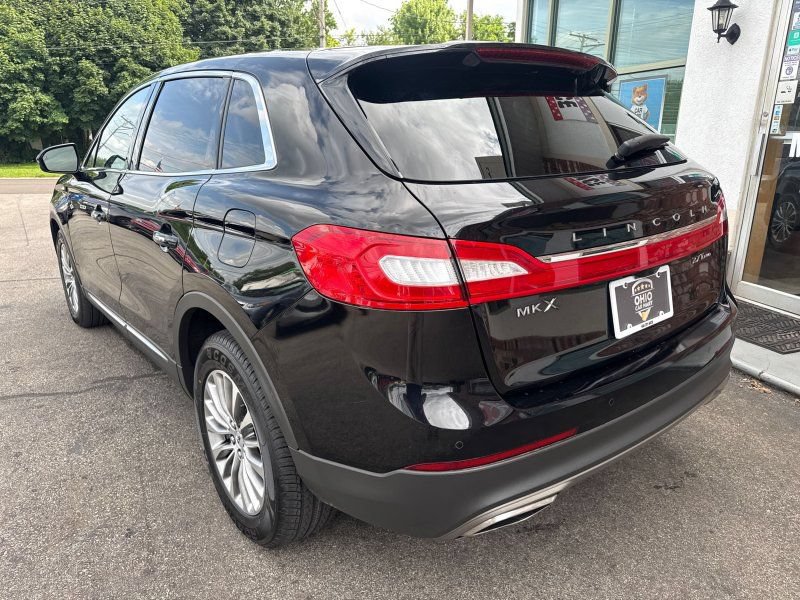 Used 2017 Lincoln MKX Select w/ Select Plus Package AWD/4WD image 7