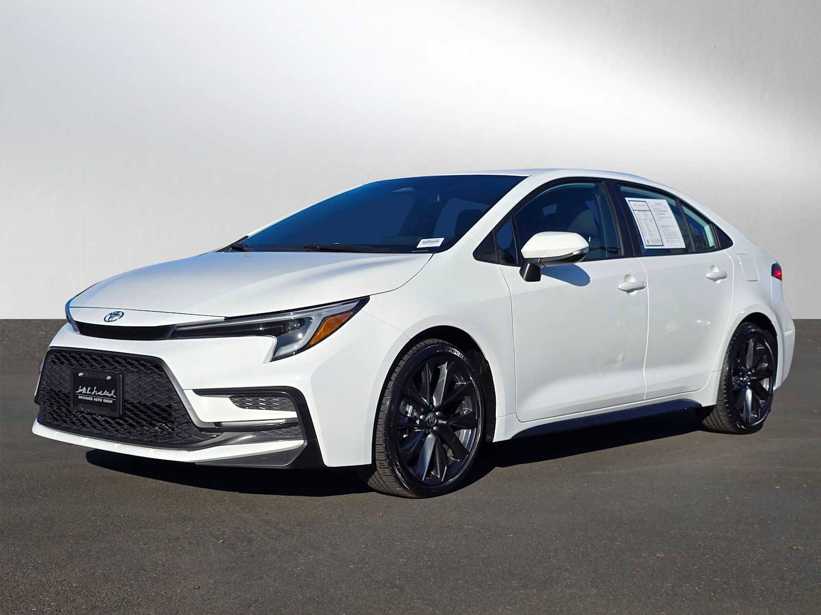 Used 2024 Toyota Corolla SE w/ SE Premium Package image 7