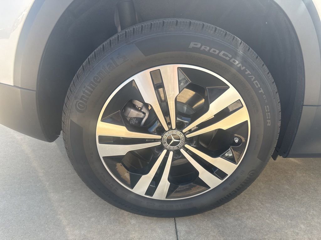 Used 2025 Mercedes-Benz GLB 250 image 24