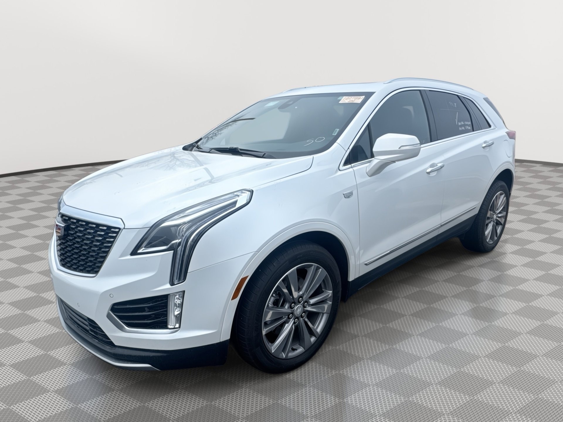 Used 2025 Cadillac XT5 Premium Luxury image 1