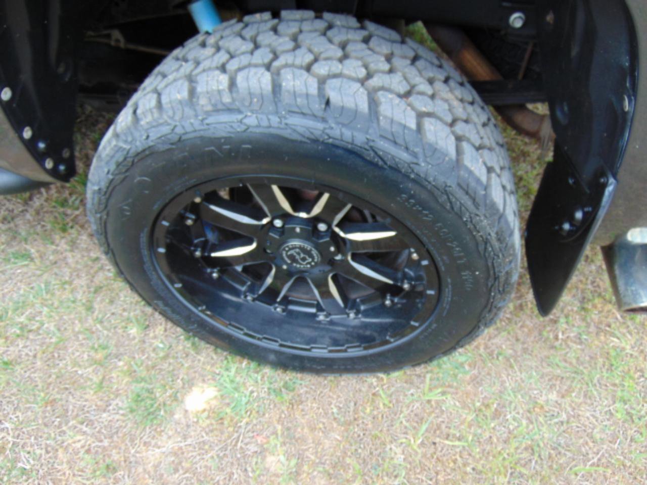 Used 2015 Toyota Tundra SR5 w/ TRD Off Road Package AWD/4WD image 16