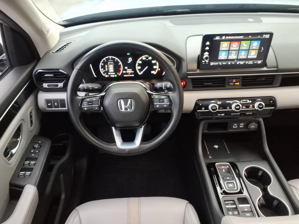 Used 2024 Honda Pilot Touring image 19