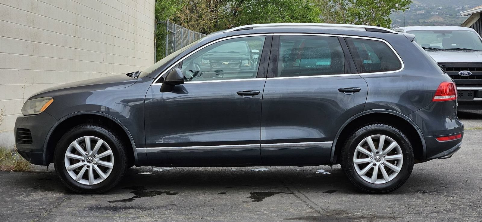 Used 2011 Volkswagen Touareg Sport AWD/4WD image 2