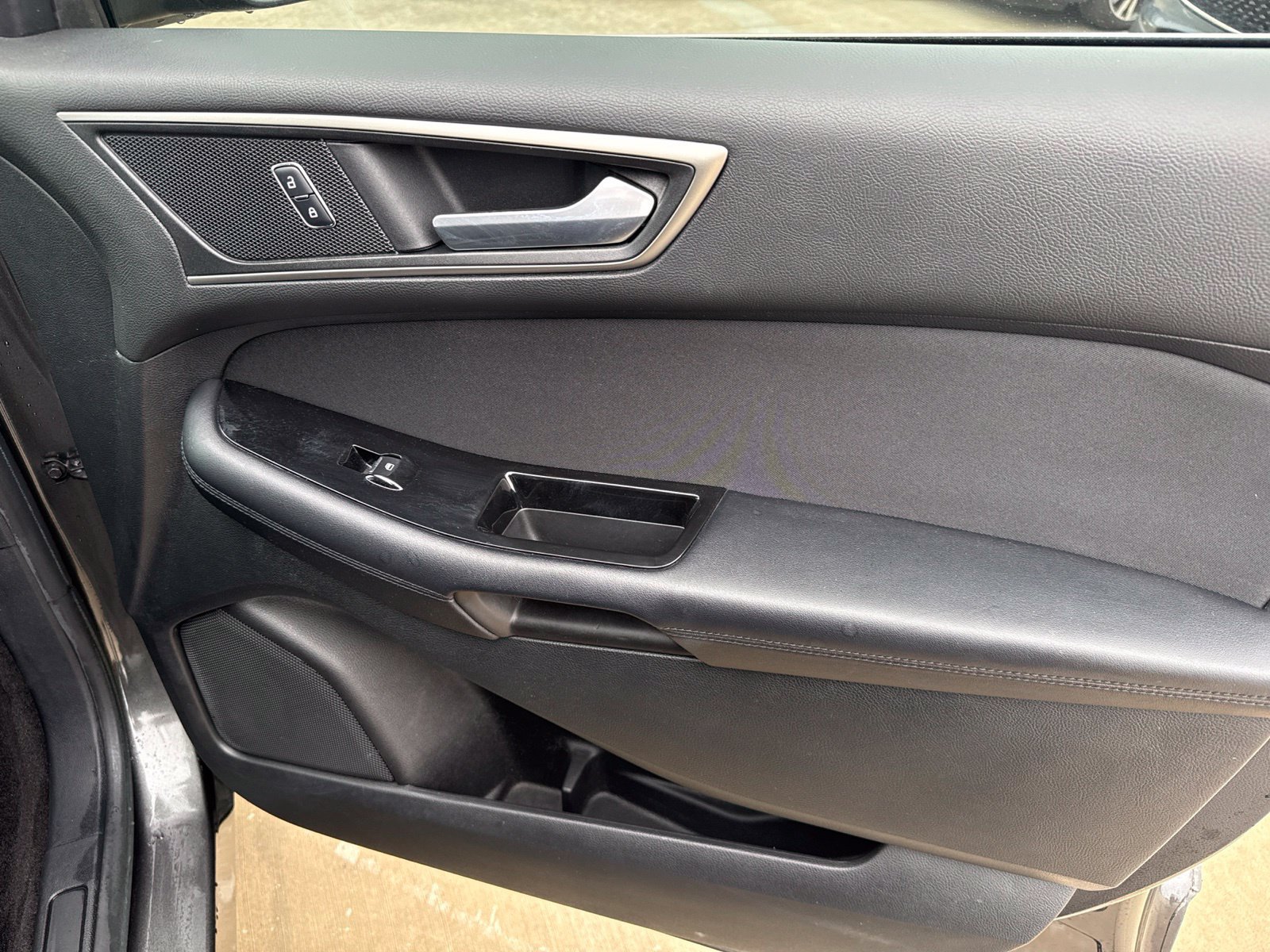 Used 2016 Ford Edge SEL FWD image 26