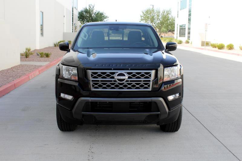 Used 2024 Nissan Frontier SV w/ SV Convenience Package image 2