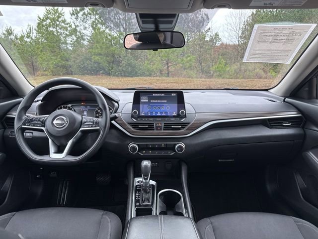 Used 2024 Nissan Altima 2.5 SV FWD image 15