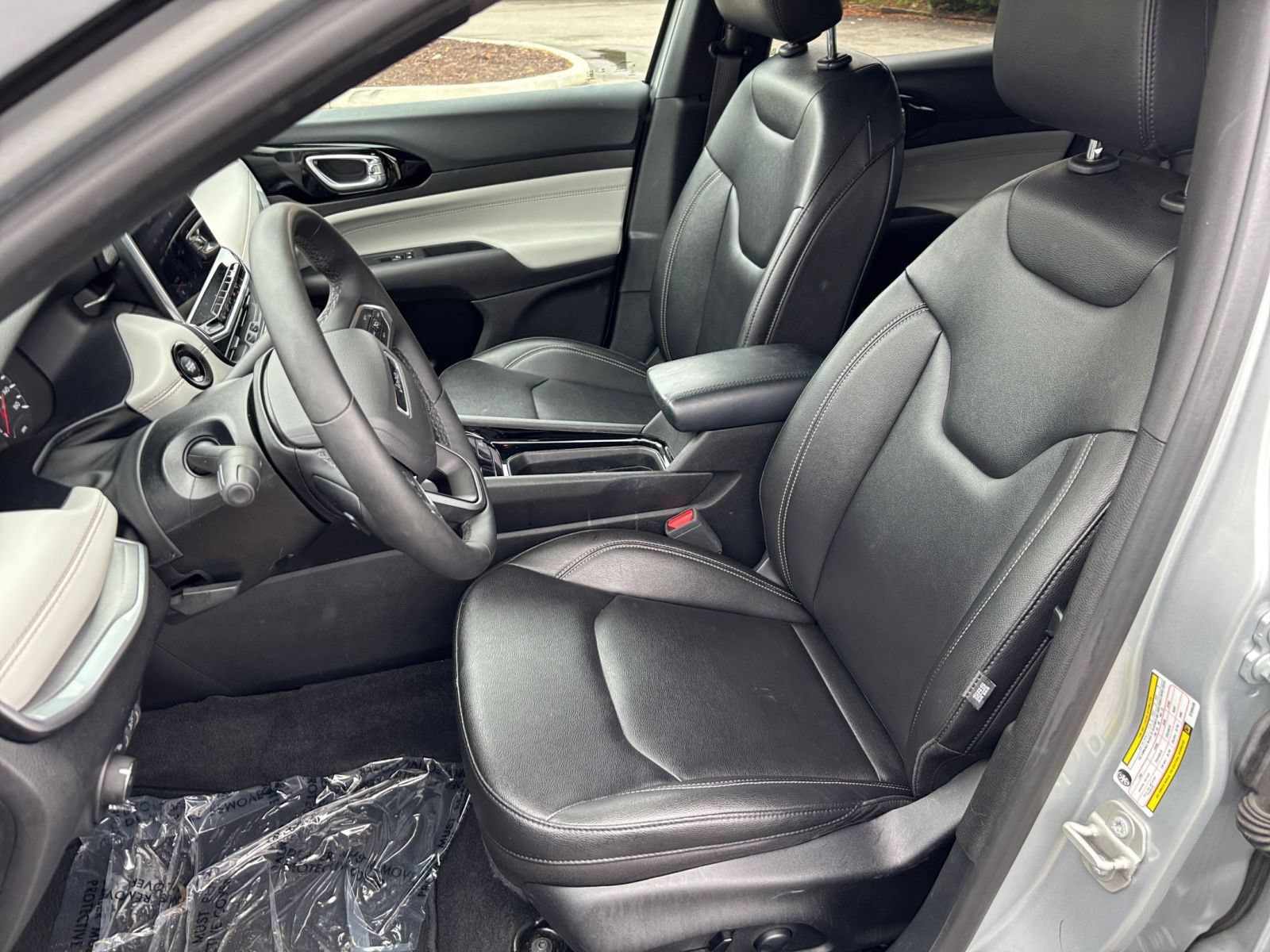 Used 2025 Jeep Compass Limited AWD/4WD image 38