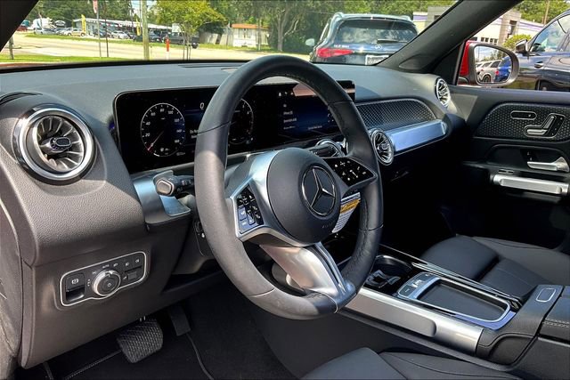 New 2025 Mercedes-Benz GLB 250 4MATIC image 5