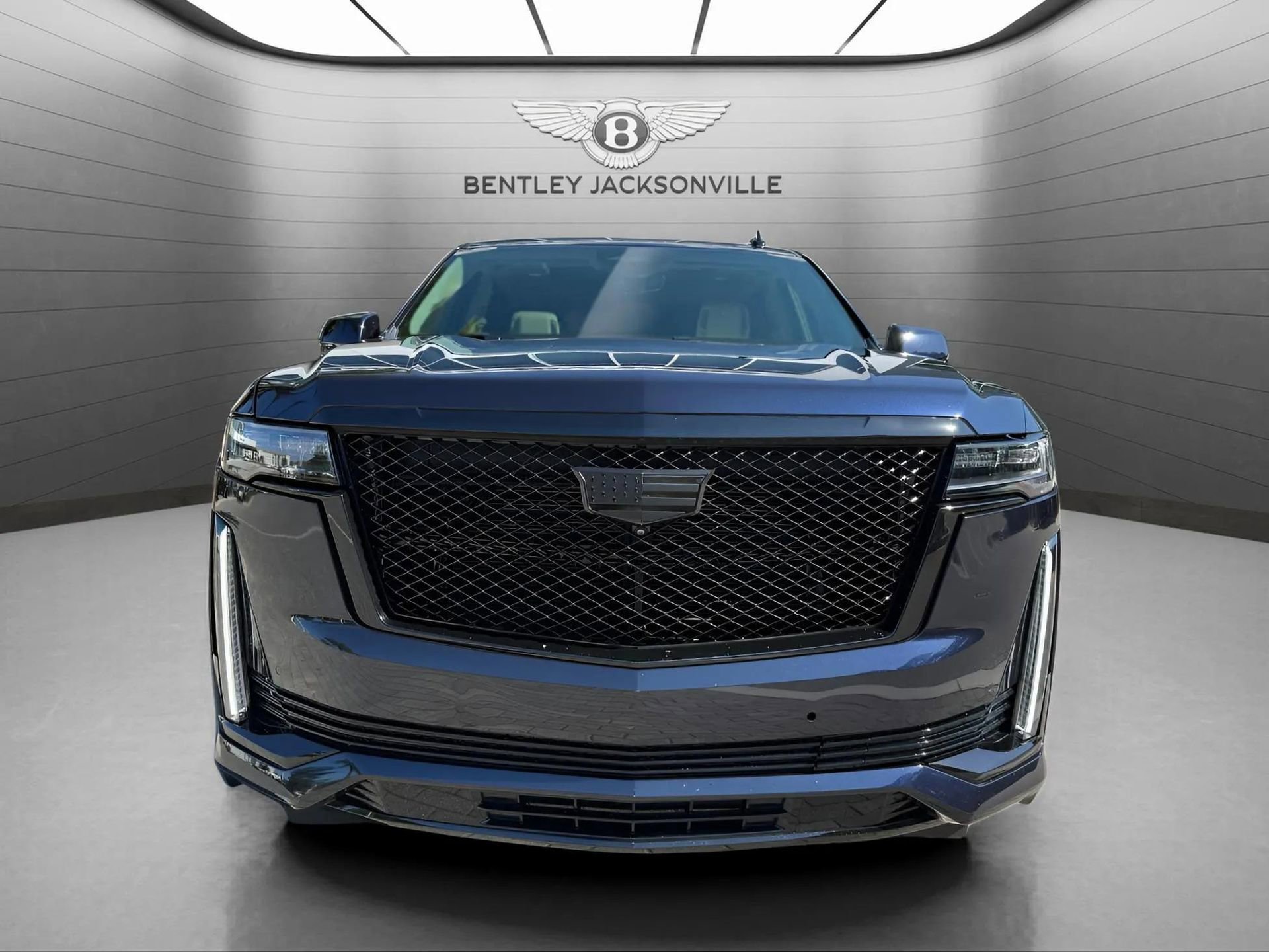 Used 2024 Cadillac Escalade ESV Sport Platinum w/ Heavy-Duty Trailer Package image 8