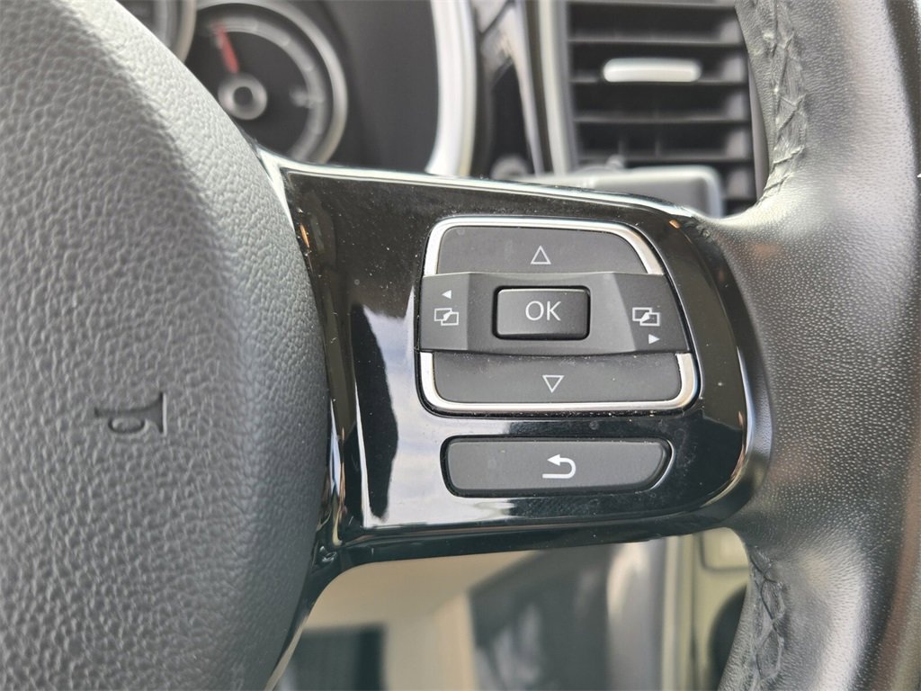 Used 2019 Volkswagen Beetle 2.0T SE image 24