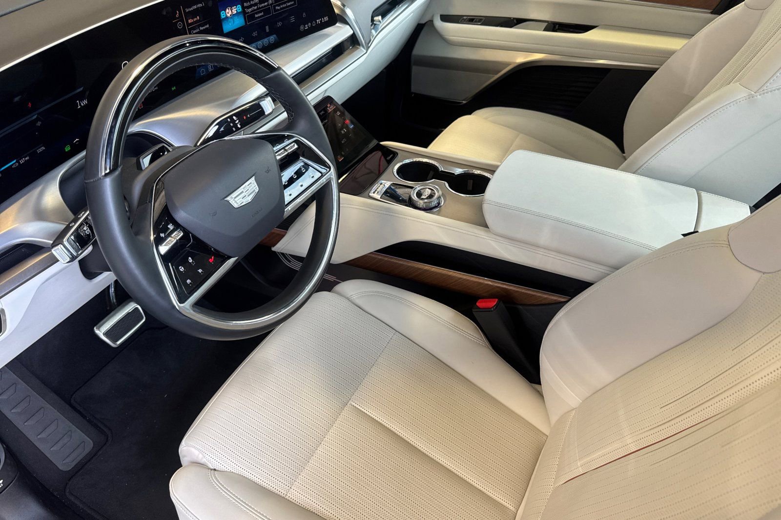 Used 2026 Cadillac Vistiq Luxury AWD/4WD image 11