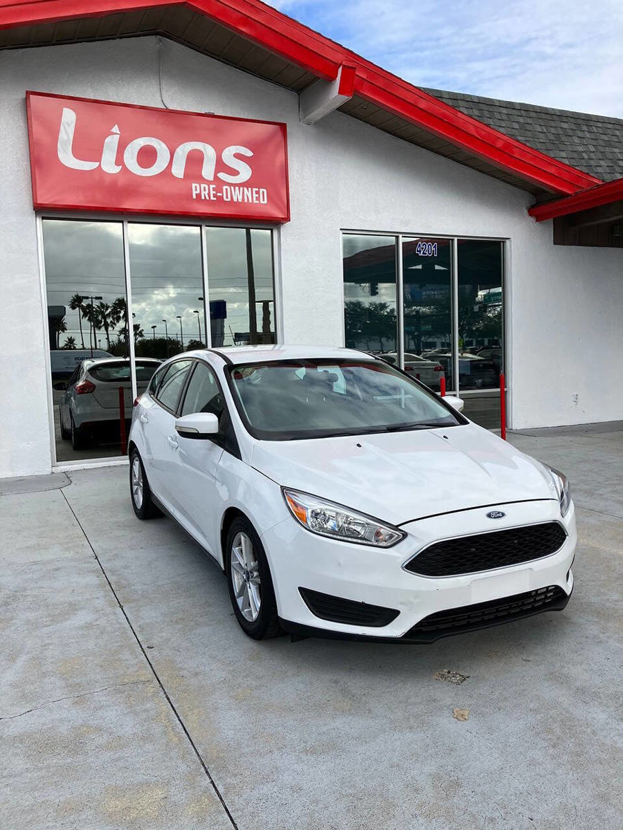 Used 2017 Ford Focus SE image 2