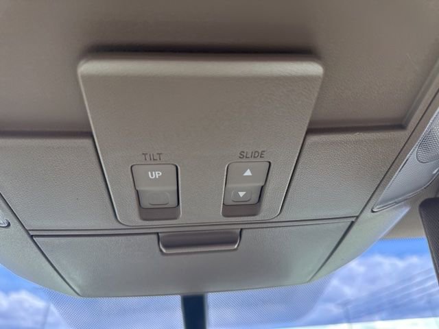 Used 2014 Toyota Tundra Limited w/ Limited Premium Package image 19