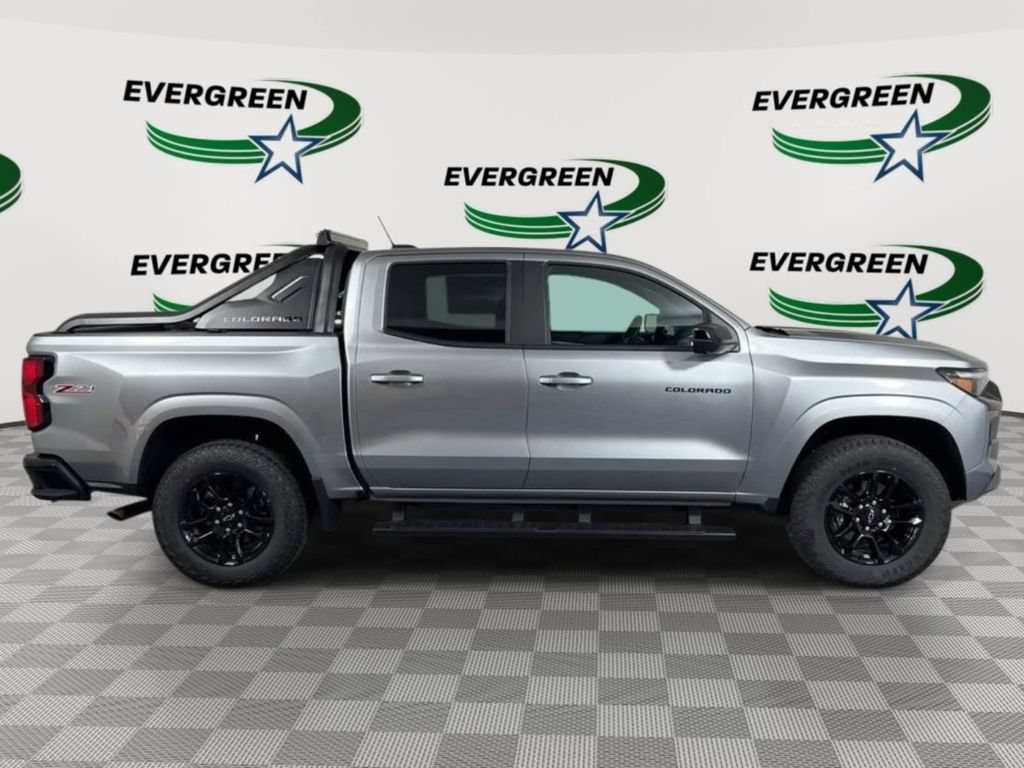 Used 2025 Chevrolet Colorado Z71 w/ Midnight Edition AWD/4WD image 6