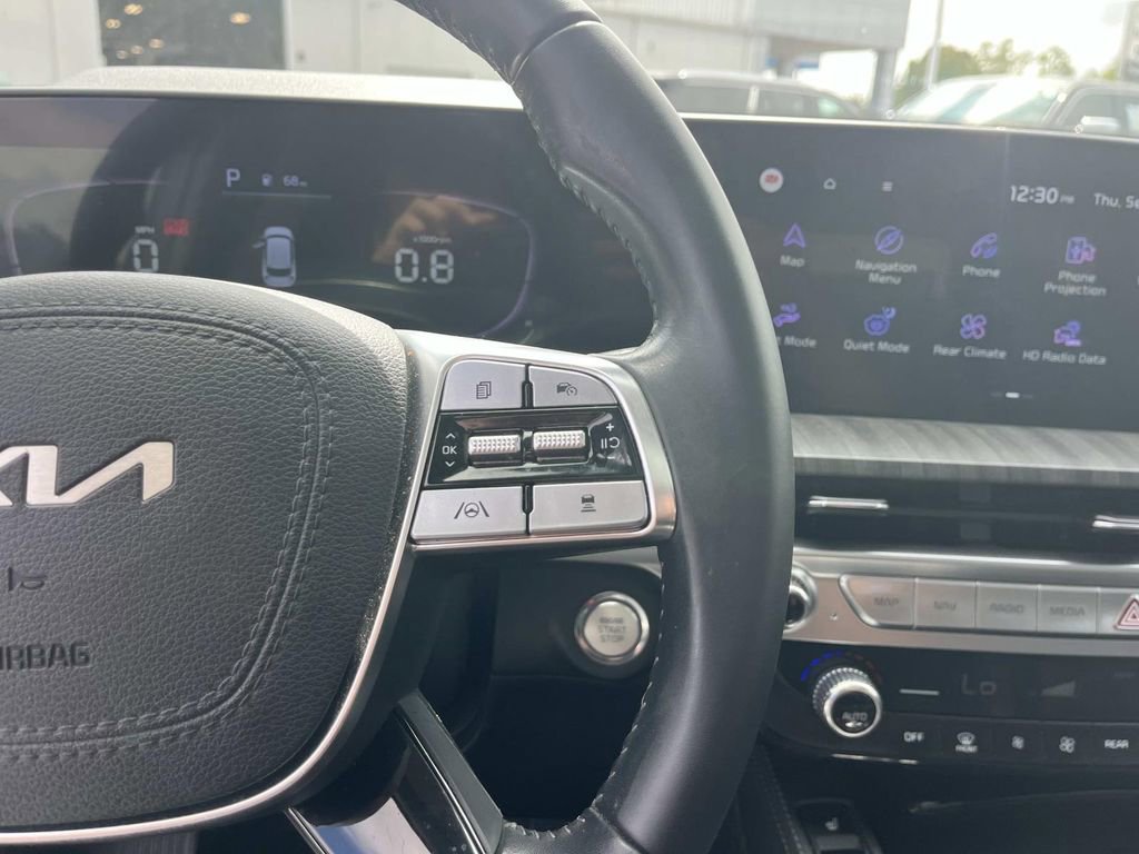 Used 2023 Kia Telluride EX w/ EX Captain's Chair Package image 18