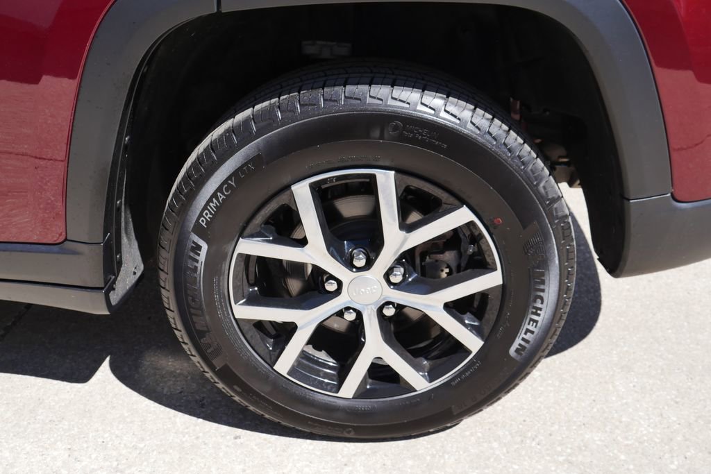 Used 2023 Jeep Grand Cherokee Limited image 33