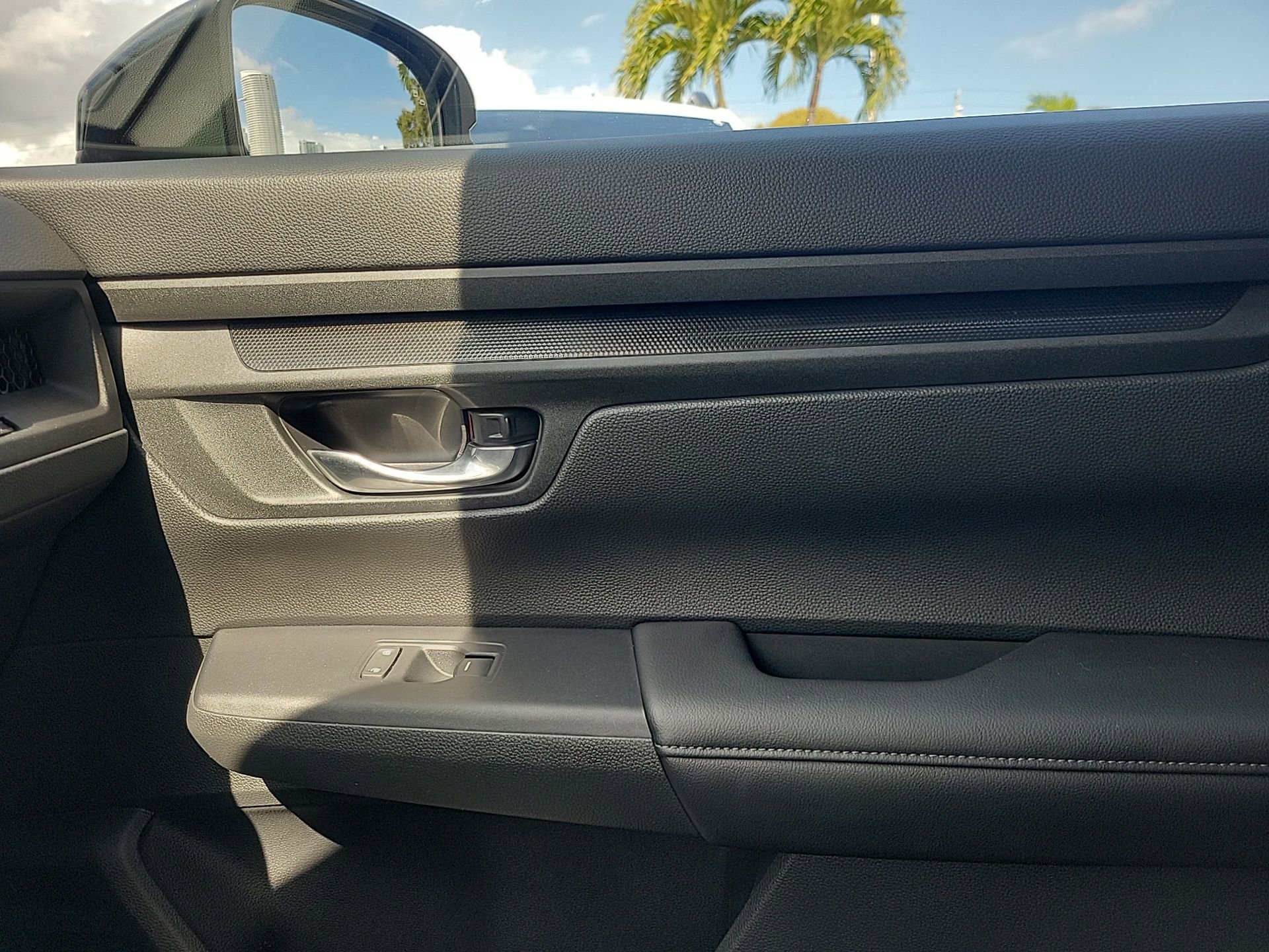 Used 2025 Honda CR-V EX image 30