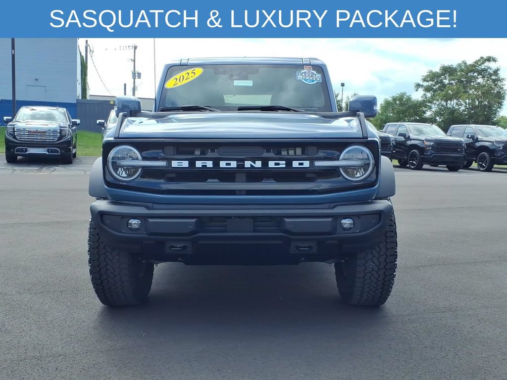 Used 2025 Ford Bronco Outer Banks w/ Sasquatch Package AWD/4WD image 2