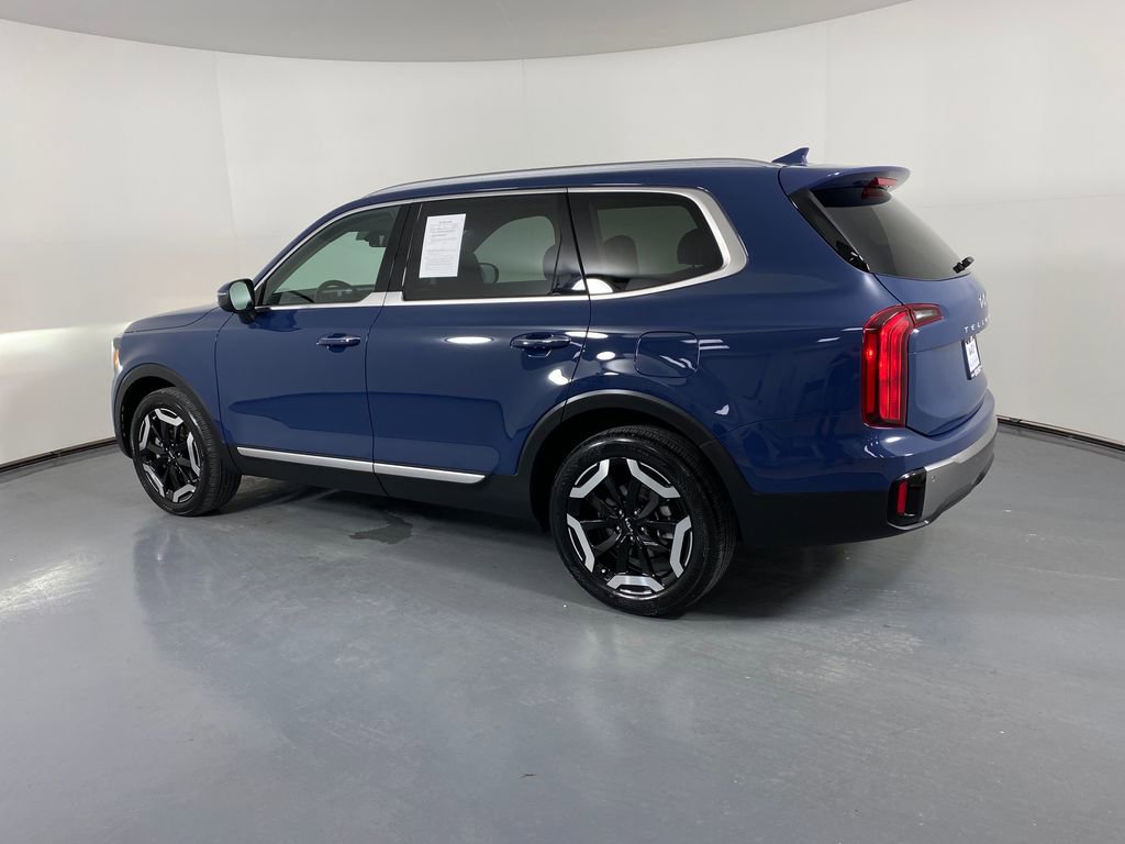 Used 2025 Kia Telluride S image 4
